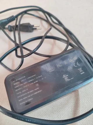 Adaptador Corriente SSK SK05T 19V 2A 38W