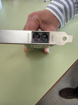 Tarjeta Gráfica DVI VGA S-Video y tarjeta Eternet