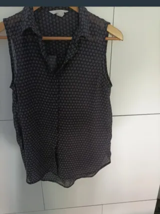 Blusa sin mangas estampada