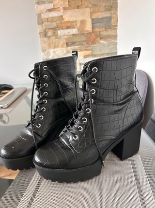 Botines negros talla 39