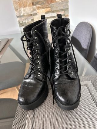 Botines negros talla 39