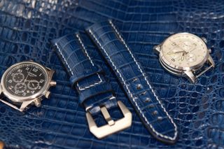 Correa de cuero premium textura cocodrilo