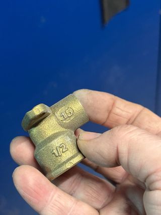 Codo latón pared 10 unidades