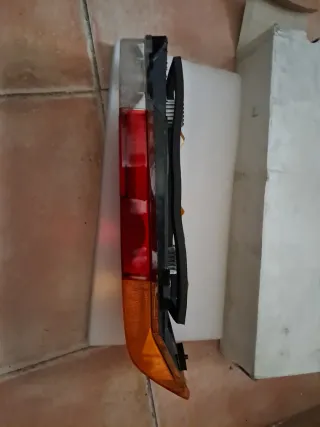 FIAT CINQUECENTO. PILOTO TRASERO DERECHO.