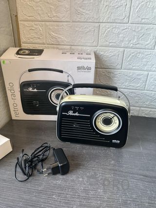 Radio con asa vintage