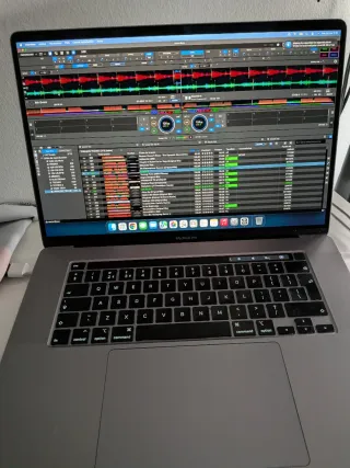 MacBook Pro 16 2019 32GB RAM 512GB