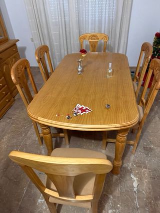 Mesa y Sillas de Comedor Madera