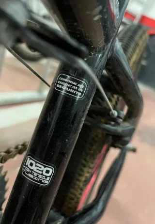 Bicicleta BMX Freestyle Negra Roja