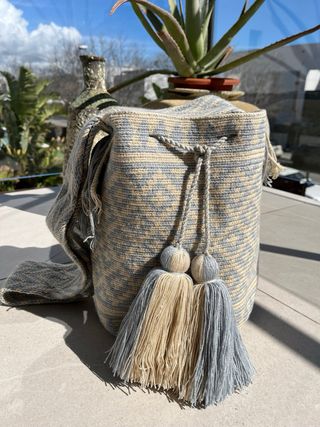 Bolso Wayuu Colombiano Azul y Crema