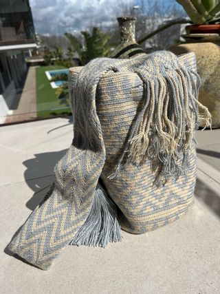 Bolso Wayuu Colombiano Azul y Crema