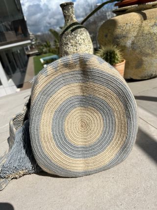 Bolso Wayuu Colombiano Azul y Crema