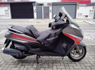 Yamaha Majesty Gris/Rojo Automática