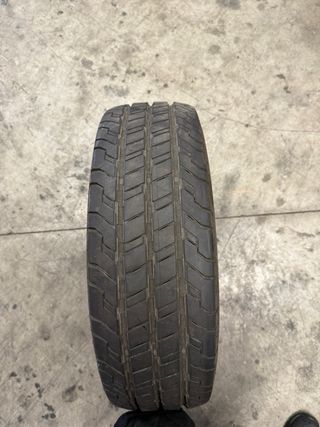 Neumático Continental 205/65 R16