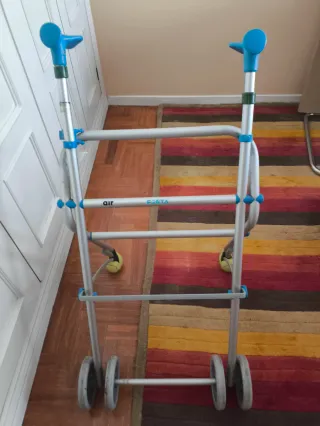 Andador Plegable con Ruedas y Agarre Azul