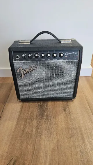 Guitarra Eléctrica Squier Stratocaster Fender