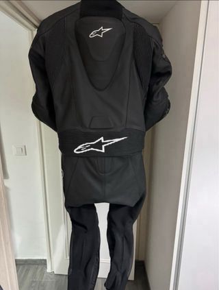 Mono Alpinestars Motegi V2 Negro Talla 50