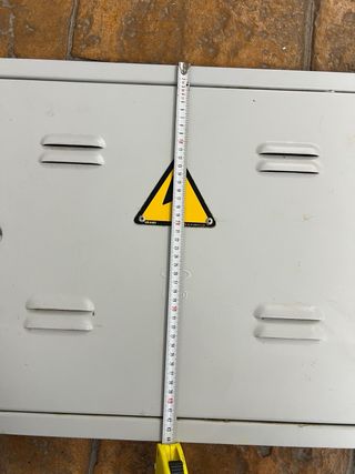 Puerta protección armario eléctrico monofásico