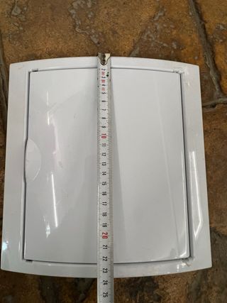 Puerta protección armario eléctrico monofásico