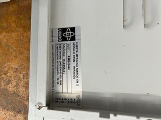 Puerta protección armario eléctrico monofásico