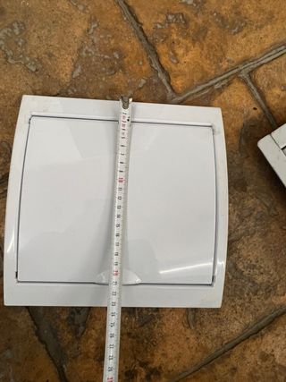 Puerta protección armario eléctrico monofásico