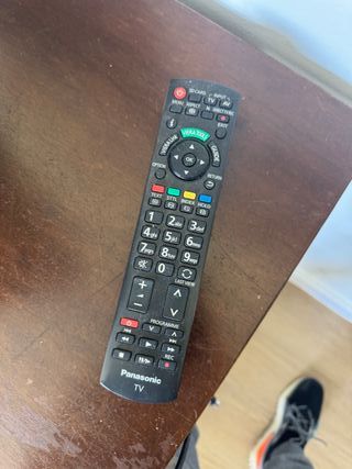 TV Panasonic 32” LCD con mando