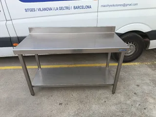 Mesa de acero inoxidable 1,40 ancho x0.60 de fondo
