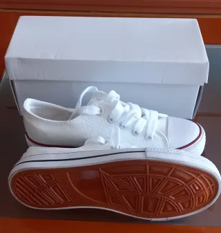Zapatillas blancas lona