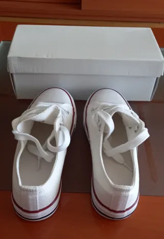 Zapatillas blancas lona