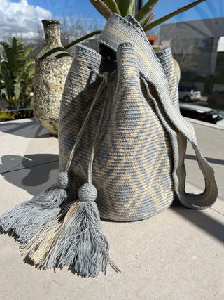 Bolso Wayuu Colombiano Azul y Crema