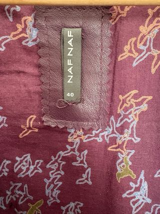 Chaqueta de piel Naf Naf color berenjena