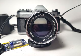 Canon AE-1 + Flash Sunpak GX14 + Lente 135mm