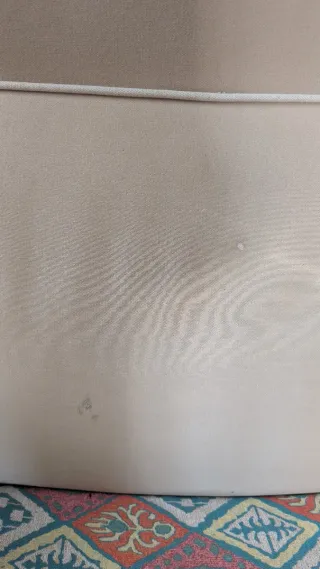 Dos butacas reclinables tela beige y multicolor