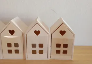 Casitas Montessori Madera Corazón Ventana