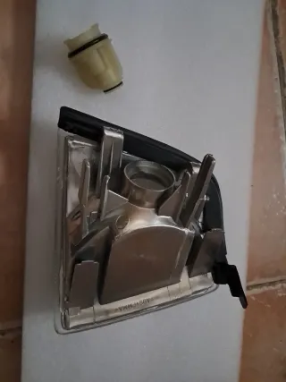 AUDI 80. PILOTO DELANTERO IZQUIERDO.