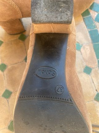 Zapatos de ante Shol tacón medio beige