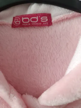 Bata infantil color rosa, talla S.