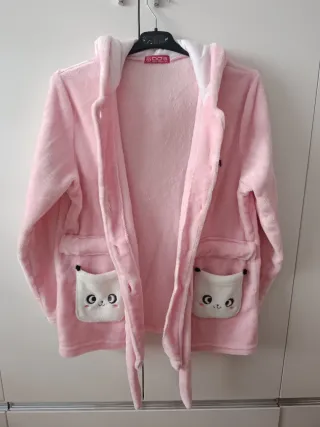 Bata infantil color rosa, talla S.