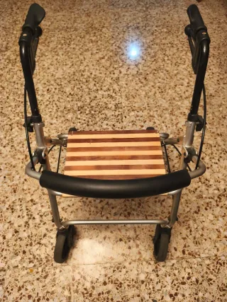 Andador Plegable 4 Ruedas con Freno