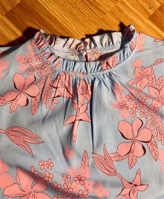 Blusa floral manga mariposa azul y rosa talla 42