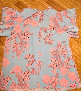 Blusa floral manga mariposa azul y rosa talla 42