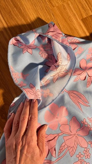 Blusa floral manga mariposa azul y rosa talla 42