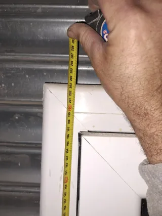 Puerta de aluminio con cristal