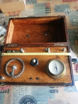 Galvanómetro antiguo de museo