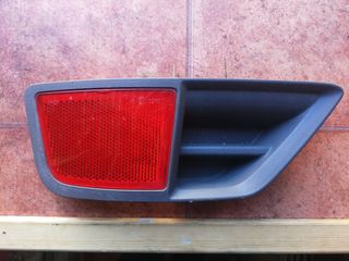 Logos Ford y Catadióptrico Fiesta 5 ST