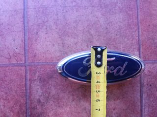Logos Ford y Catadióptrico Fiesta 5 ST