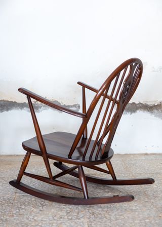 Mecedora Ercol 316 Grandfather flor de lis años 60