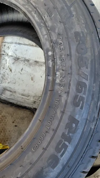 Neumático Pirelli Carrier 205/65R15C 102T
