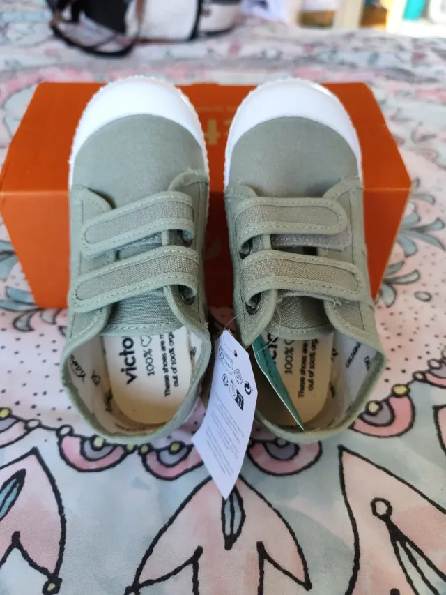 Zapatillas Victoria Niño Talla 28 Aloe
