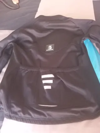 Chaqueta ciclismo Etxeondo verdey negra