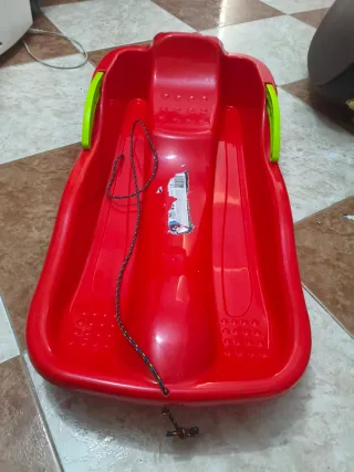 Trineo de Nieve Rojo